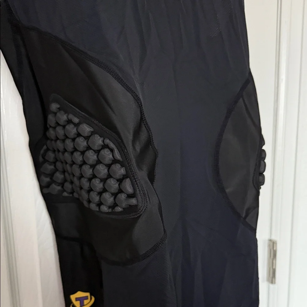 TUOYR Men’s Football Padded Shirt - Compression Adult Vest - Protective - Picture 10 of 16